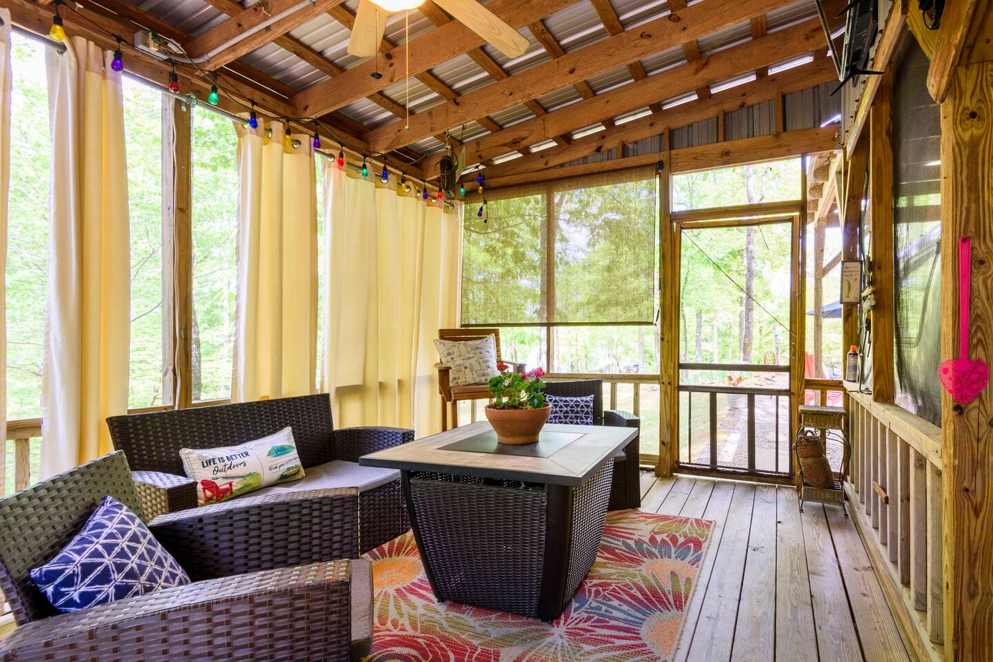 Screen porch at ToNoMo