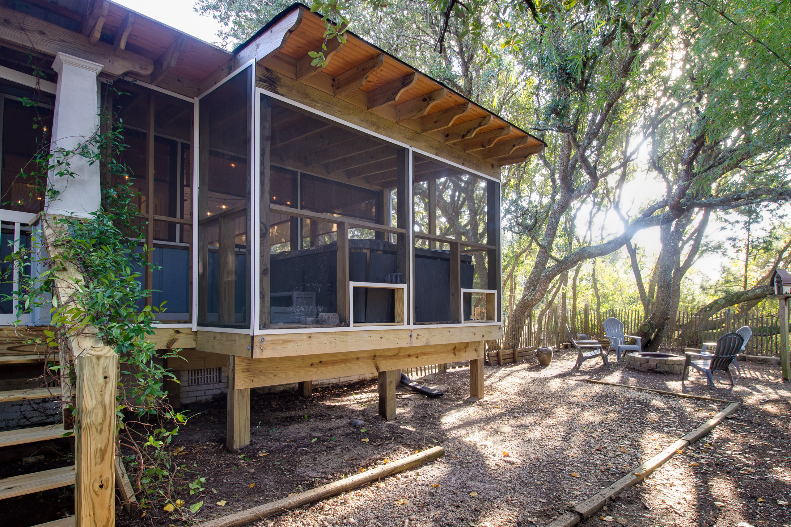 Hot Tub & Wood Fire Pit