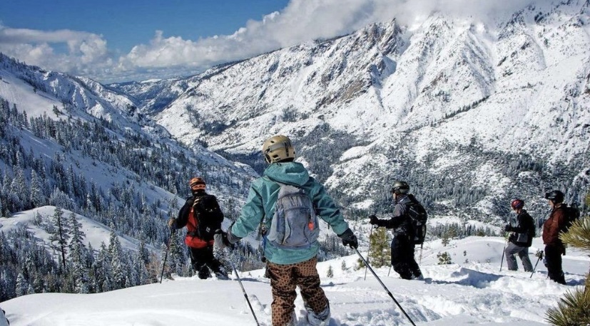 Skiing and snowboarding at Bear Valley Resort
