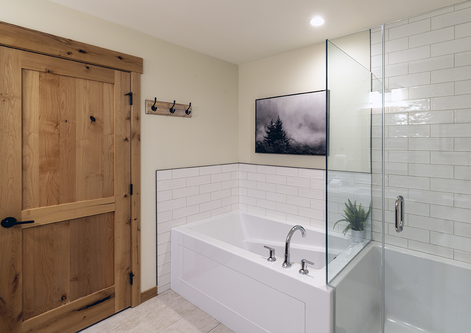 Master Ensuite - enjoy a soak after a long day of hiking or skiing!