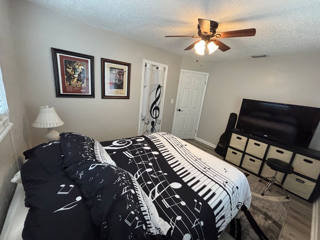 Piano Room Queen sized bed