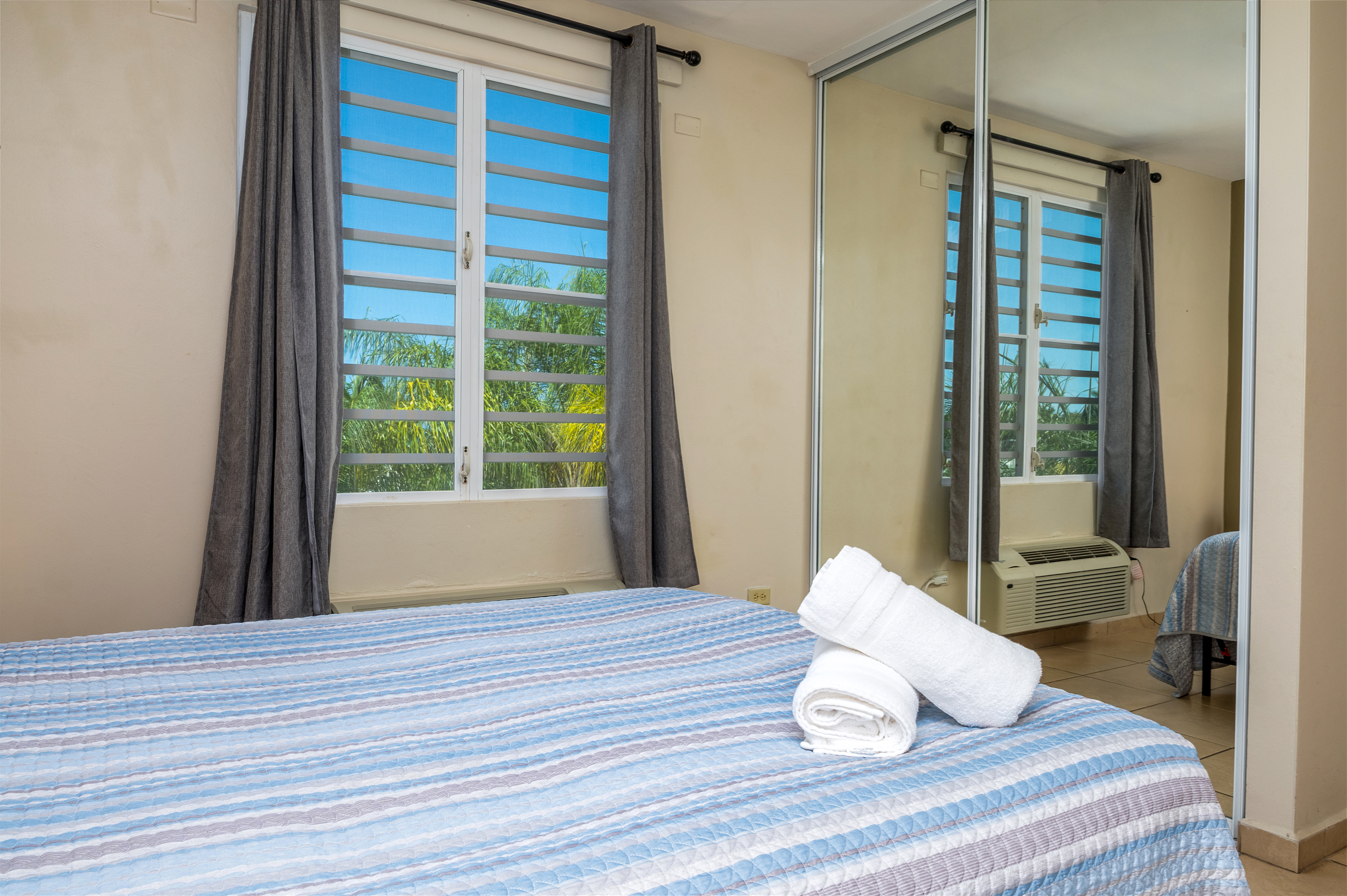 Rincon vacation rentals beachfront