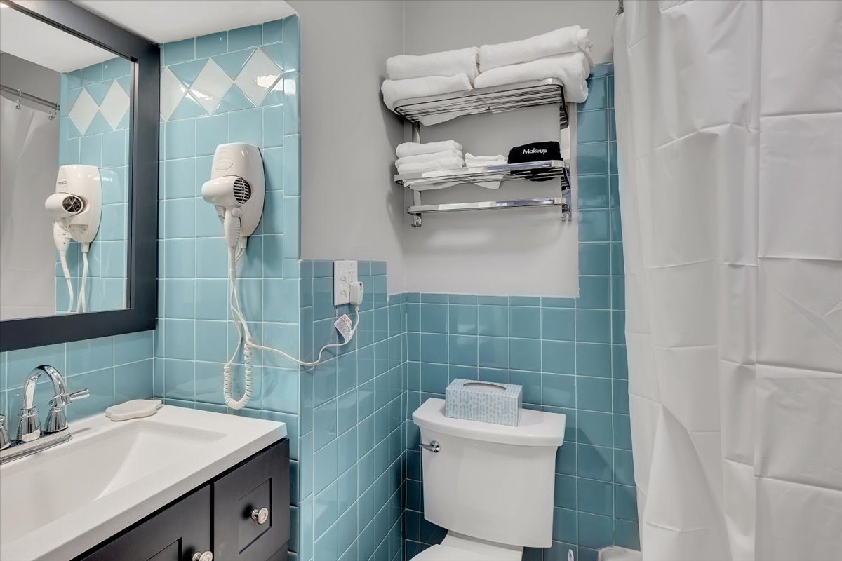 Unit 1 Tile Bath