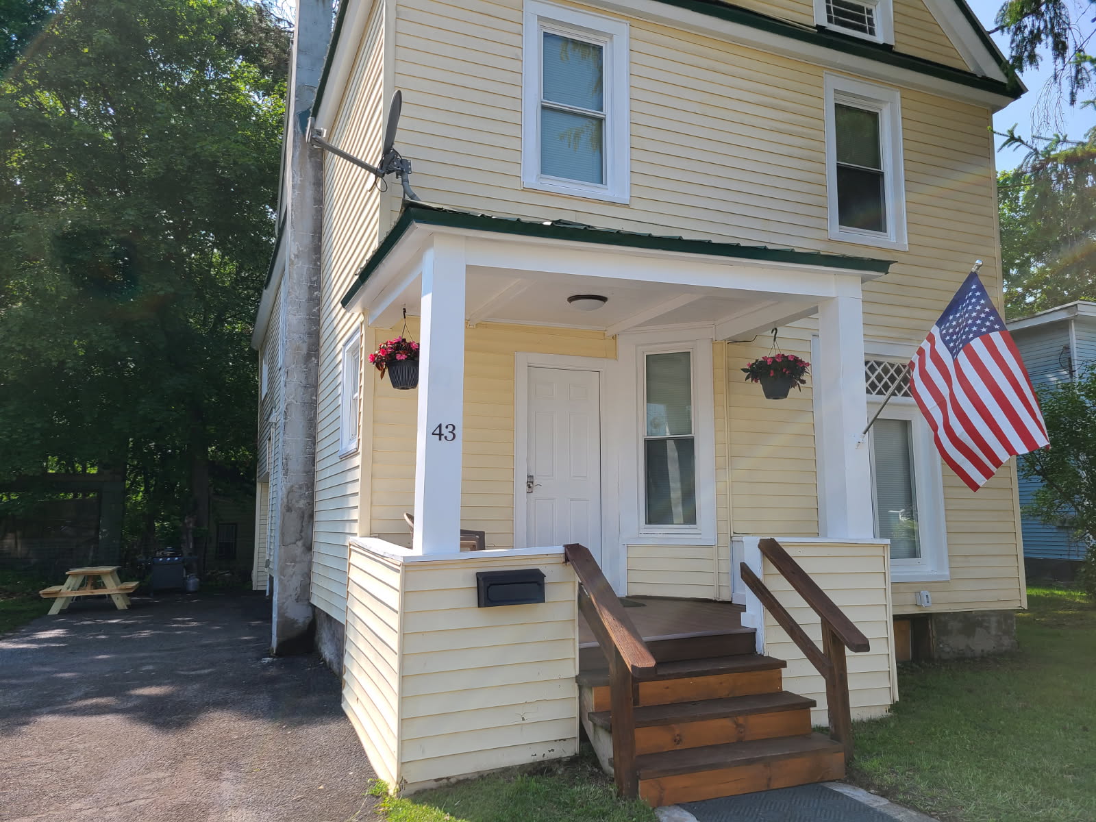 43 Cliff Apt 1 - 1st floor