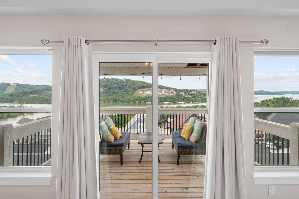 Upper level balcony off of King bedroom