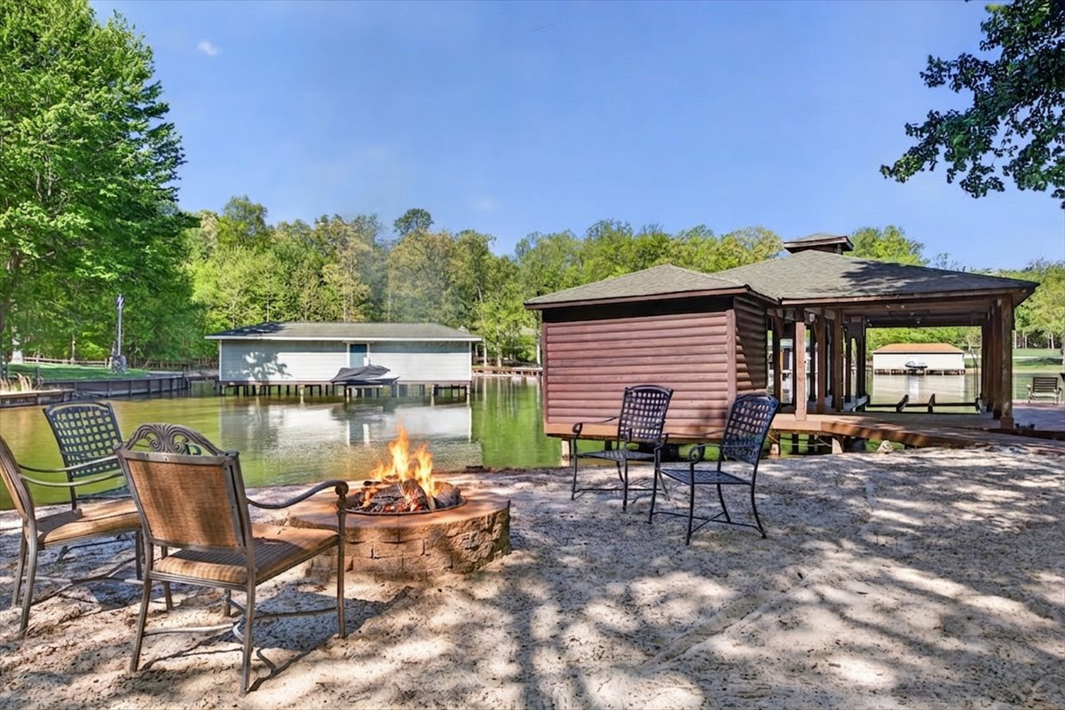 Gather around the fire pit and enjoy lakefront nights.
