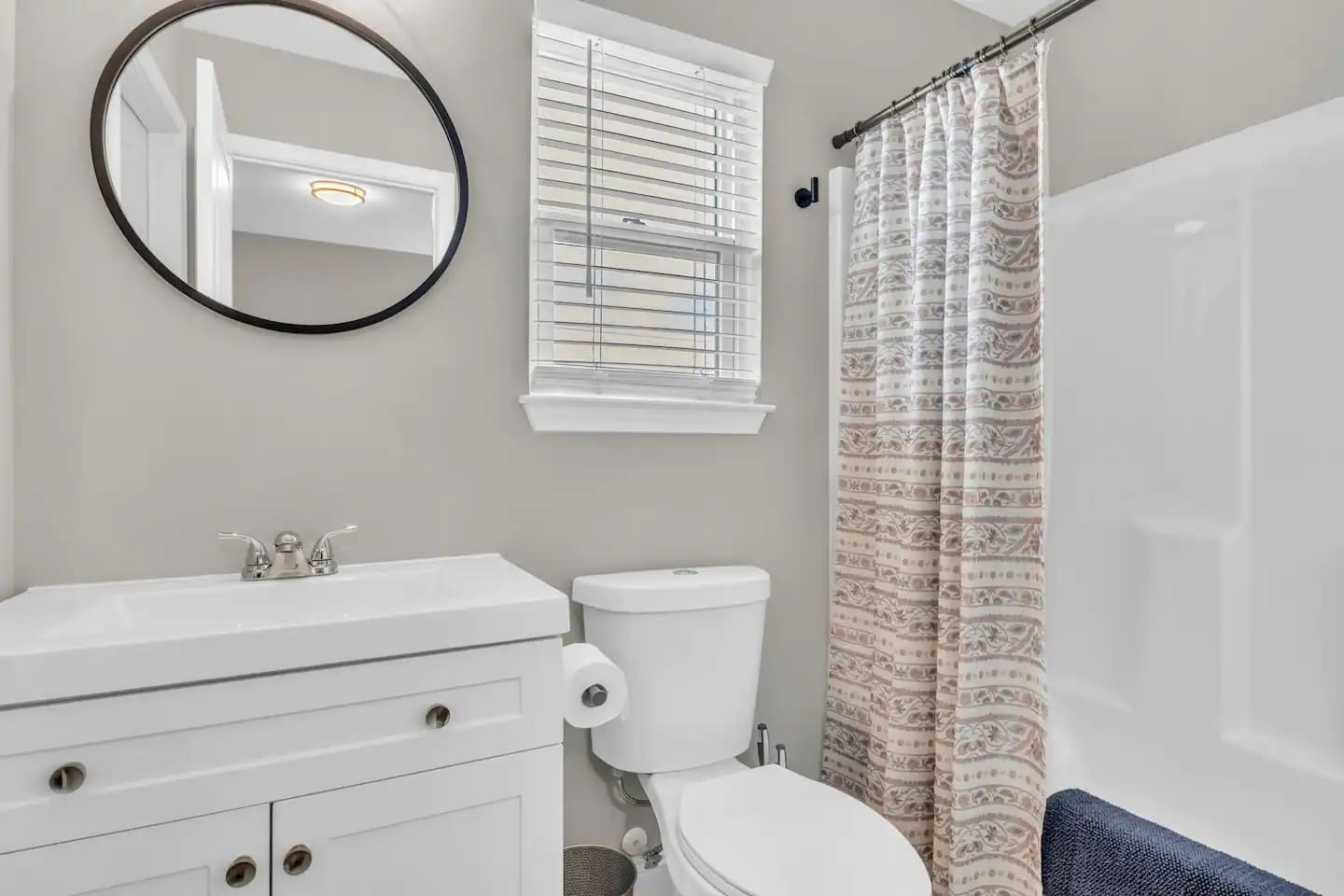 Right side of duplex - Ensuite bathroom