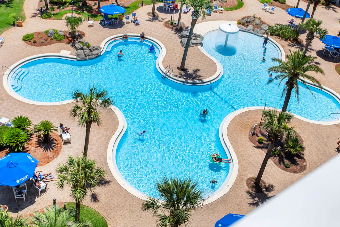 Huge lagoon style pool that kids love!