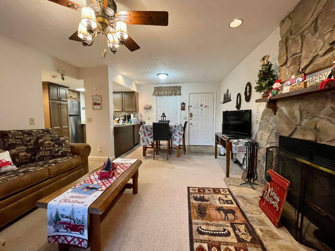 Spacious living room