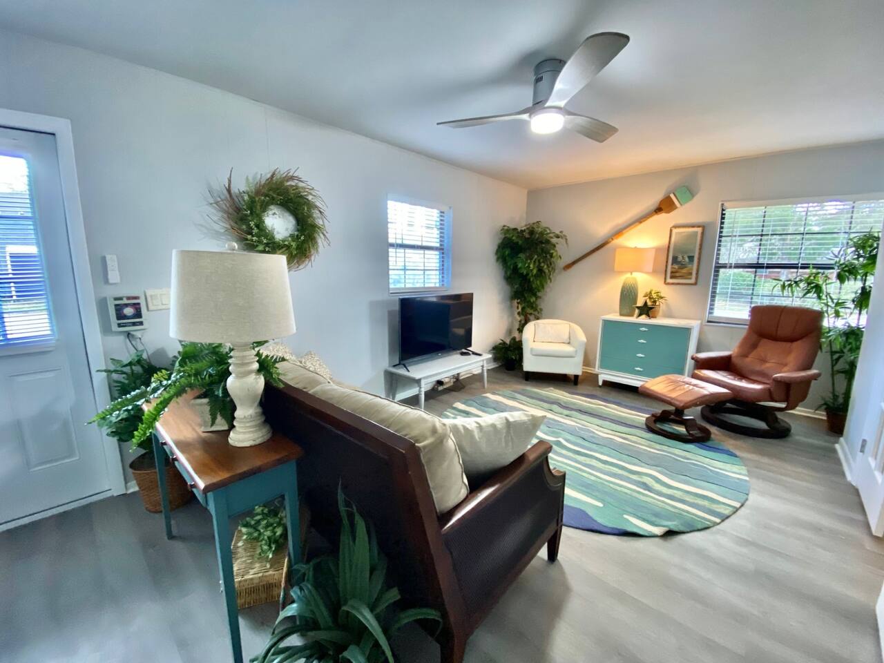 Cozy living area to enjoy watching tv or reading your favorite book.  Take a seat and stay awhile!