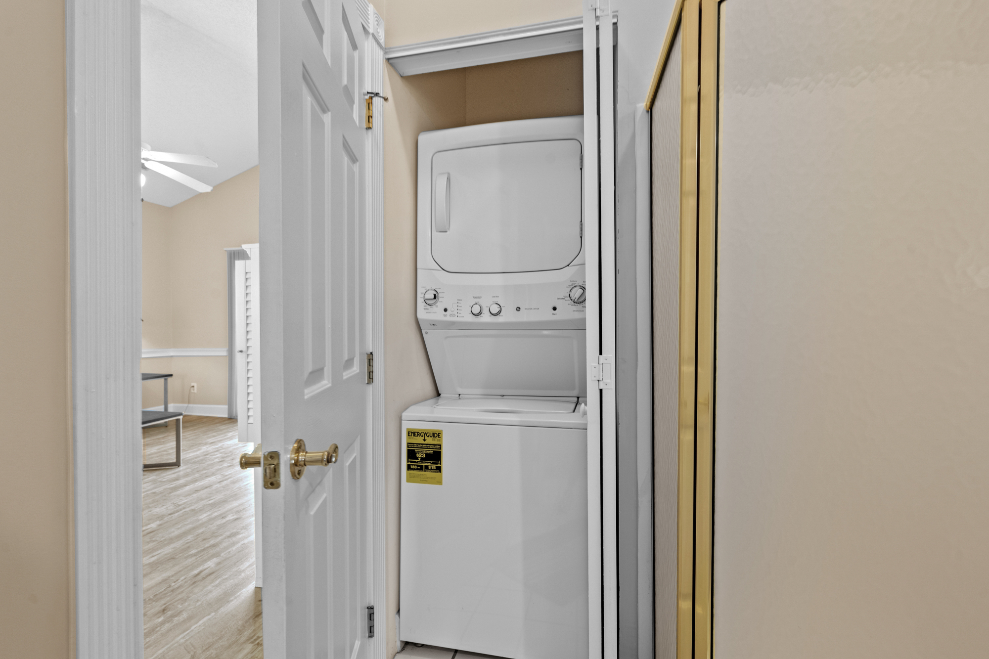 Stacked Washer/Dryer Accomadation