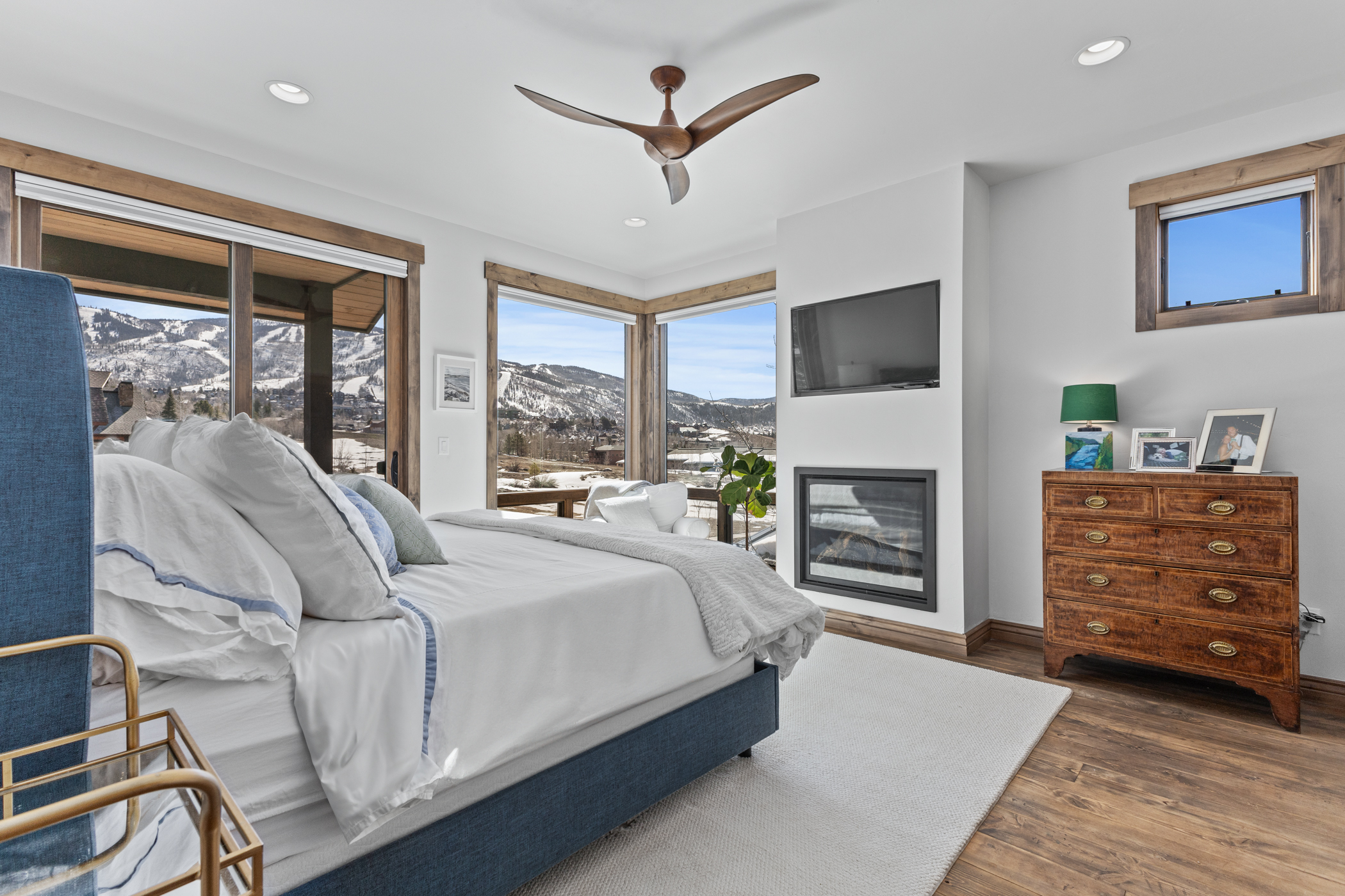 Upper Level Ensuite King Bedroom 1