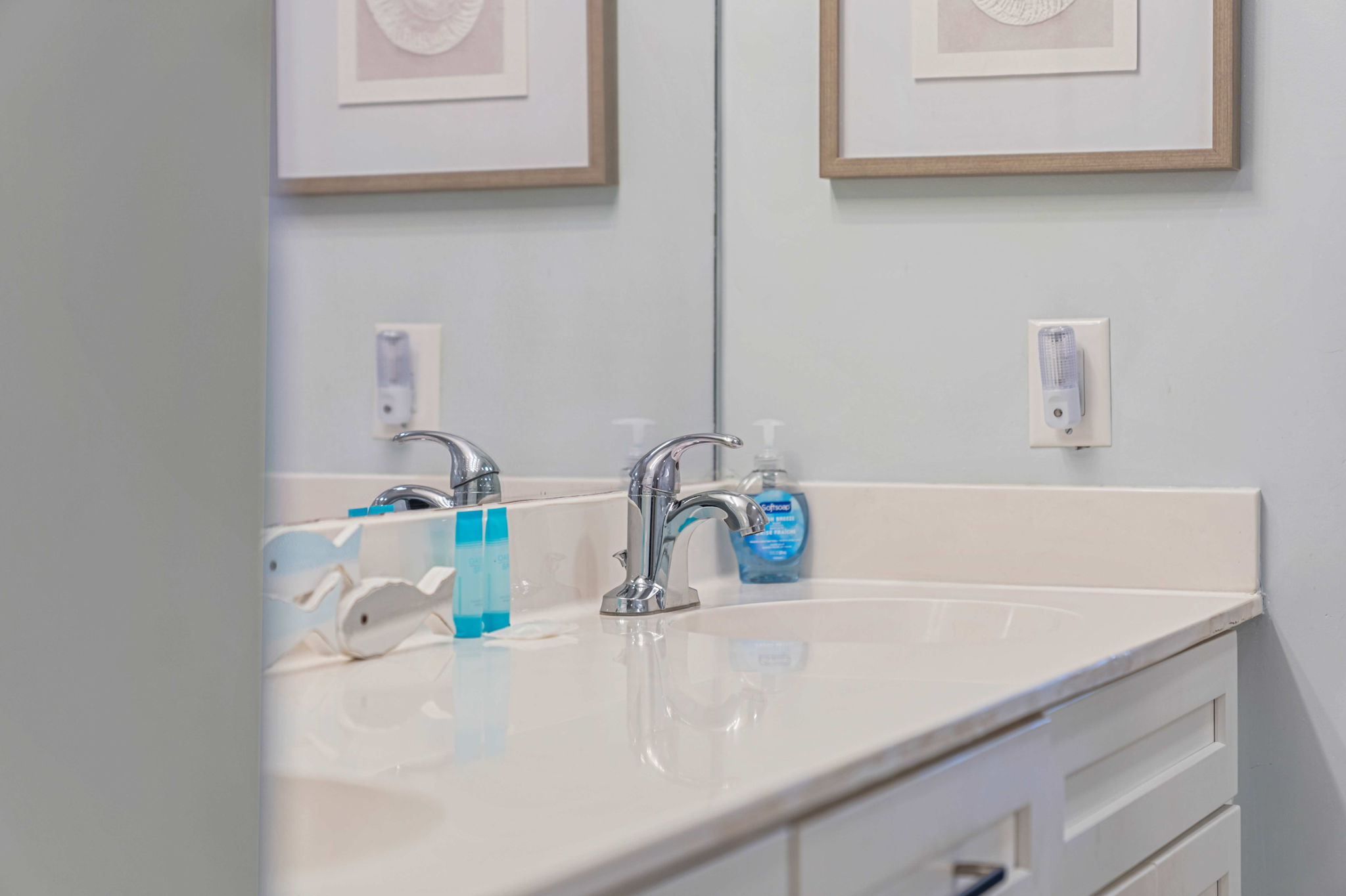 Bathroom | Sea Gull | 201 Oceanview | 1116 Ocean Blvd, Isle of Palms, SC | IOP Escapes