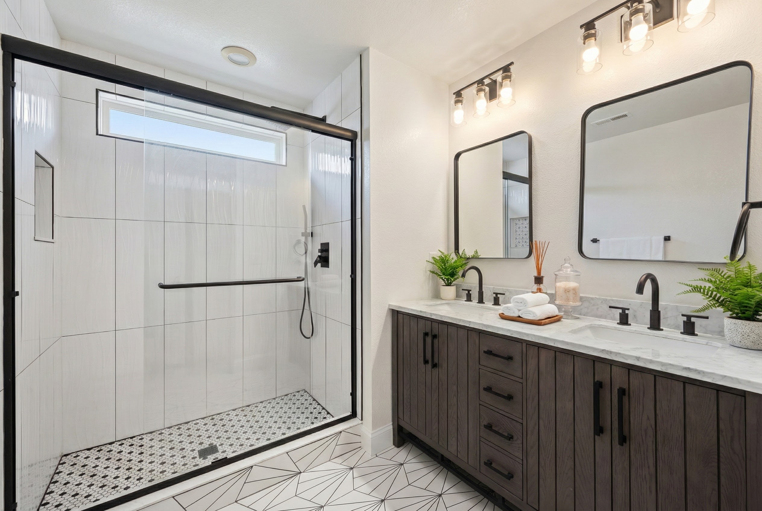 Soundside Pearl — Master Bath (2)