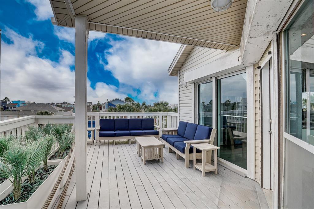 25af270bb94443fd8731adf389f0104d | Beachhouse | Texas | TX | Vacation Homes | Galveston | Crystal Beach | Kokomo | Breezy Days | Beachfront Elegance | Sunrise Serenity | Southern Sands Property Management, LLC