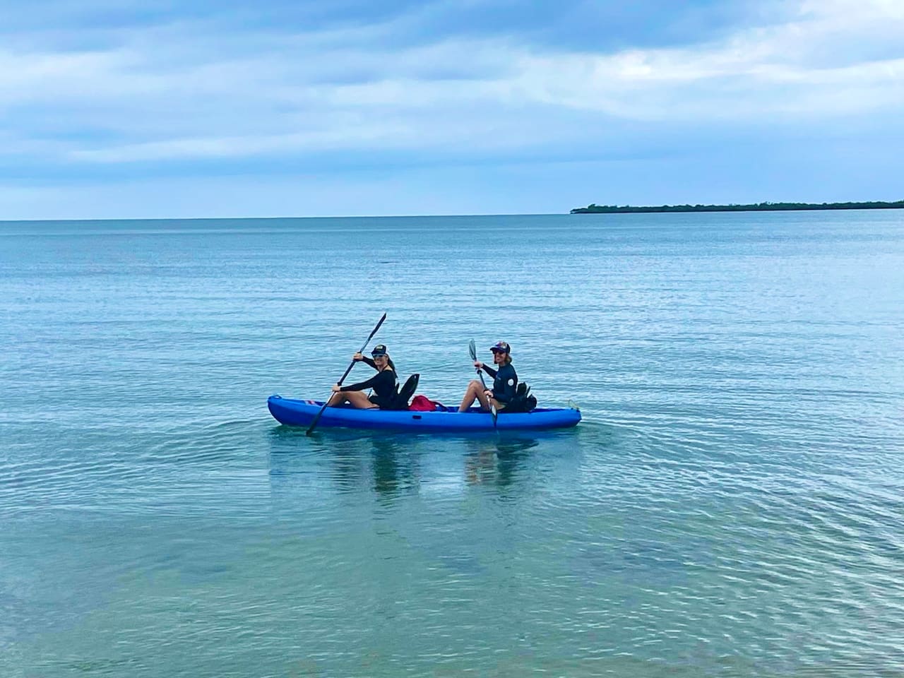 False Caye is on 30' away and has great snorkeling  around it. We have 3 double kayaks, 1 single kayak, 3 SUPs, snorkeling sets and life jackets.