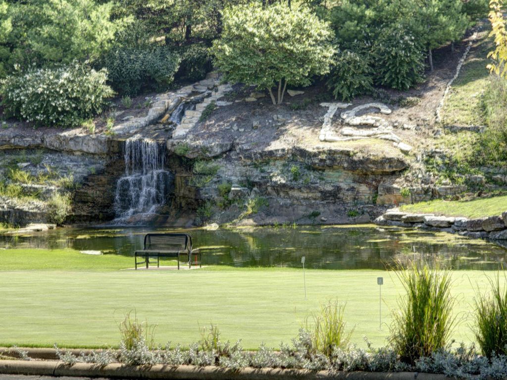 We love our Ledgestone golf course right here in Stone Bridge
