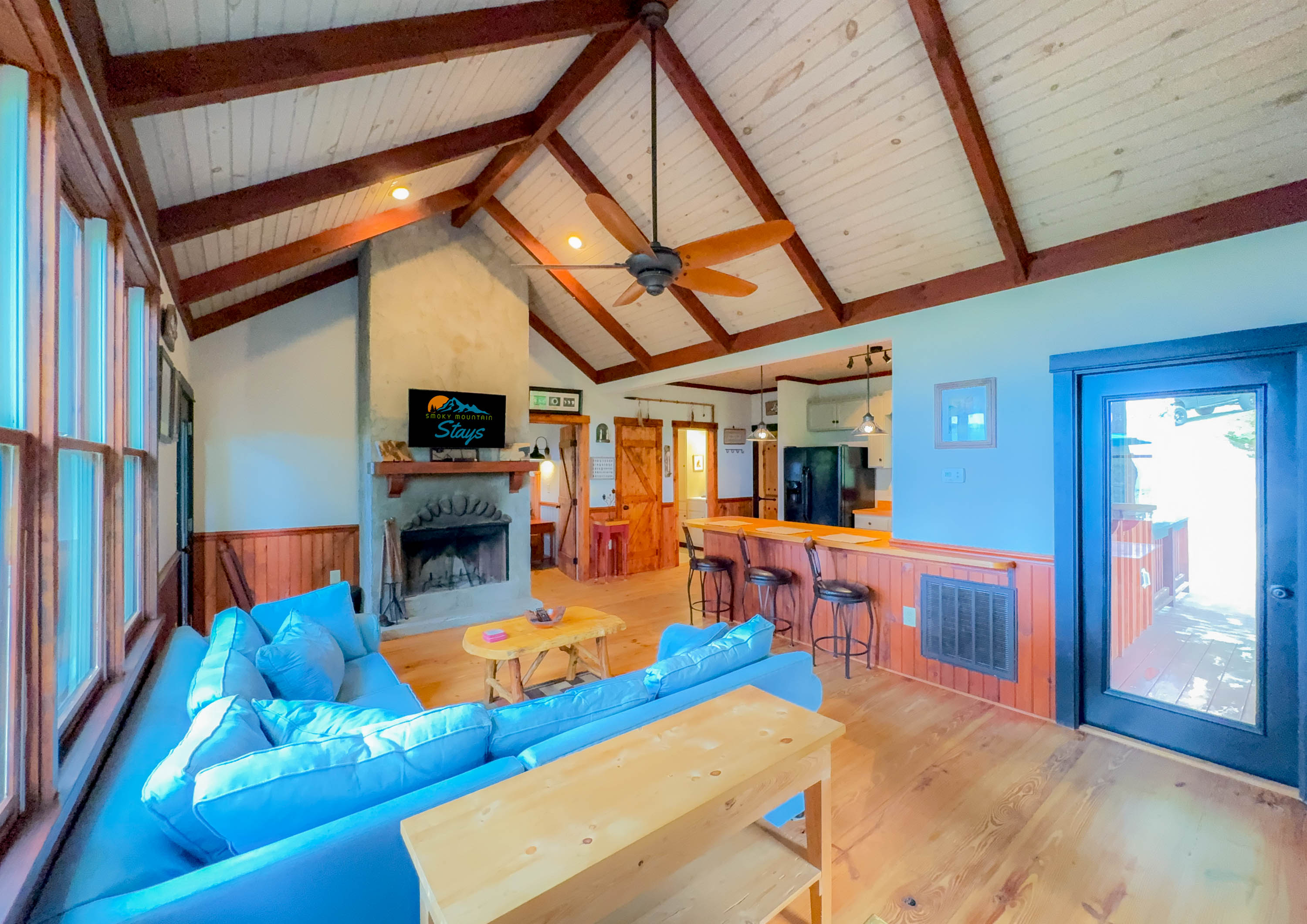 Comfy | Spacious | Smart TV