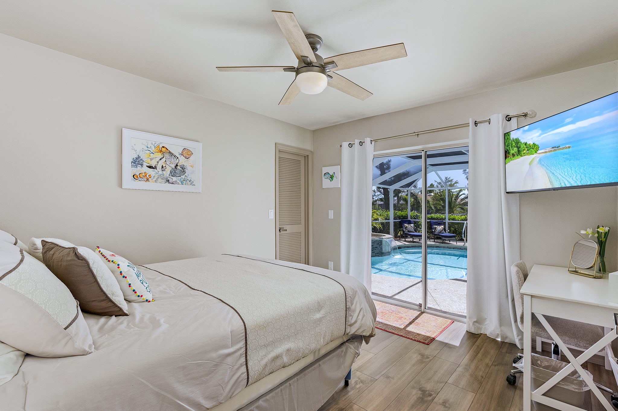 Bedroom 2 with Pool Access