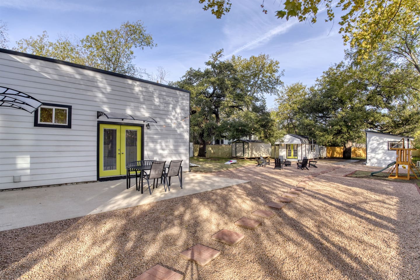 Your Perfect Outdoor Oasis at the Back