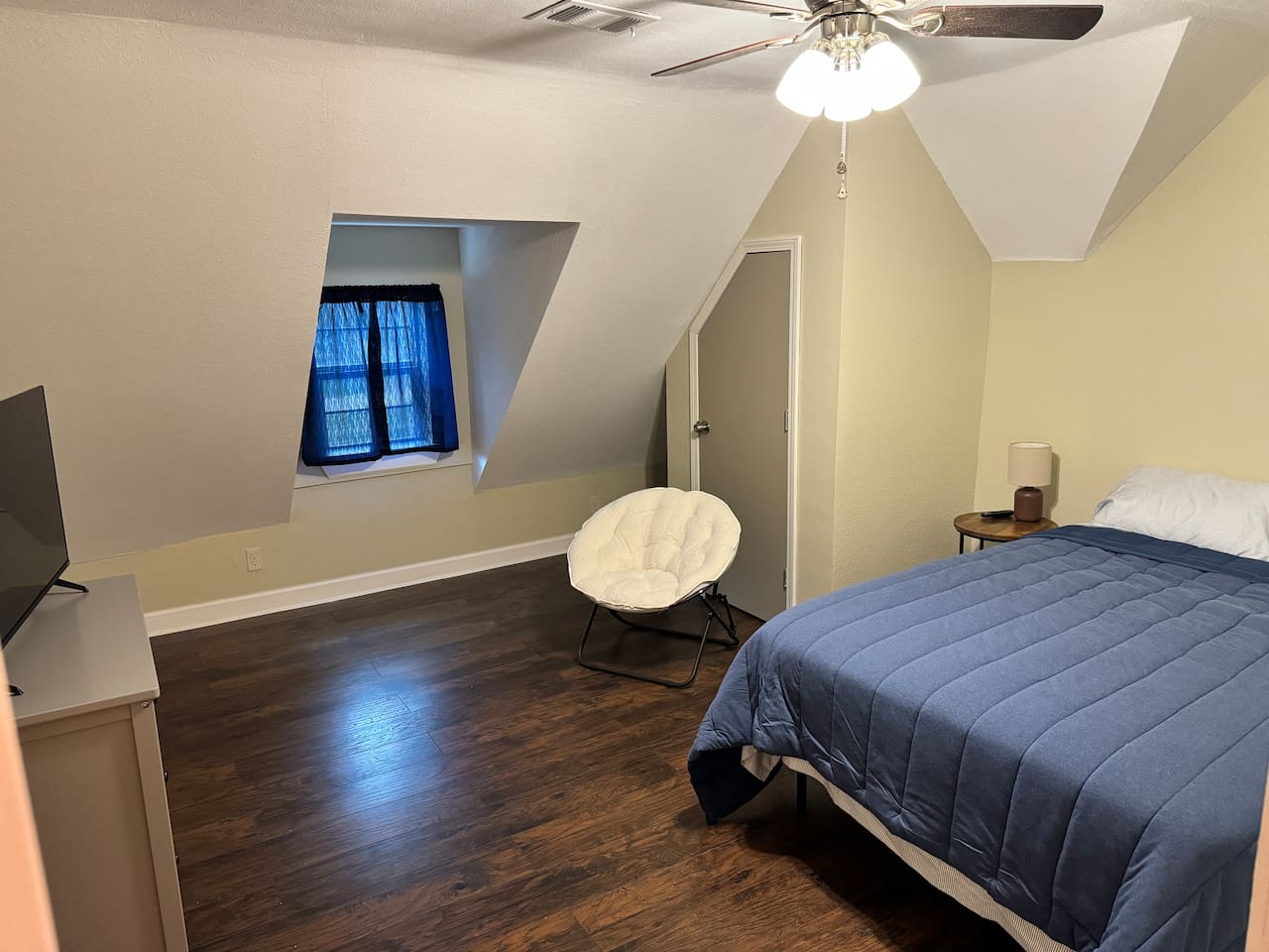 Upstairs Bedroom #2