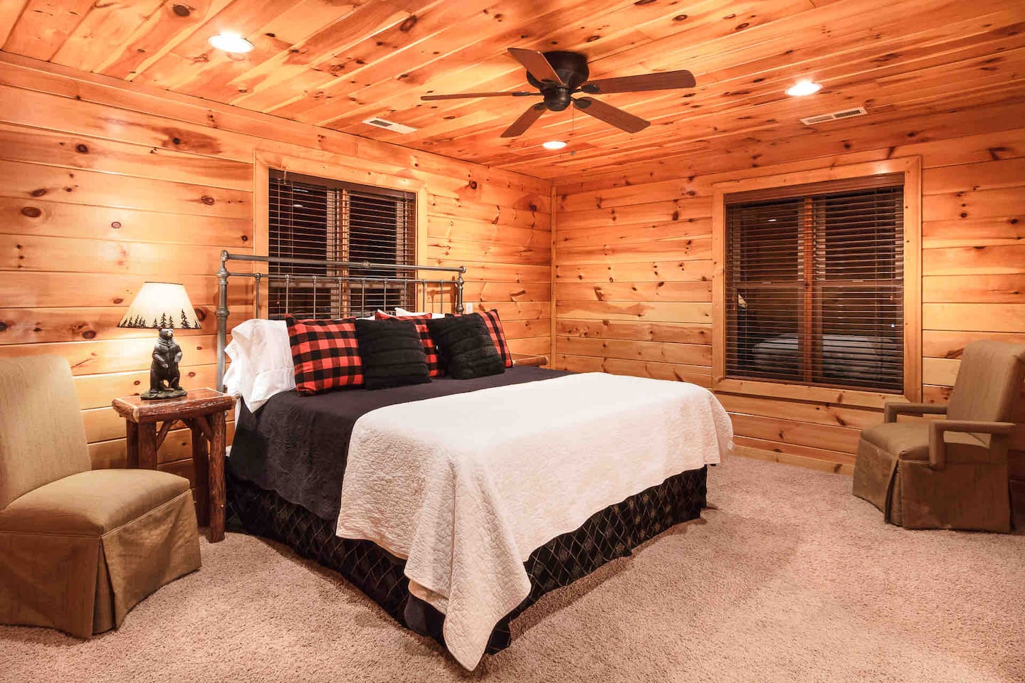 Upstairs Loft, king bed