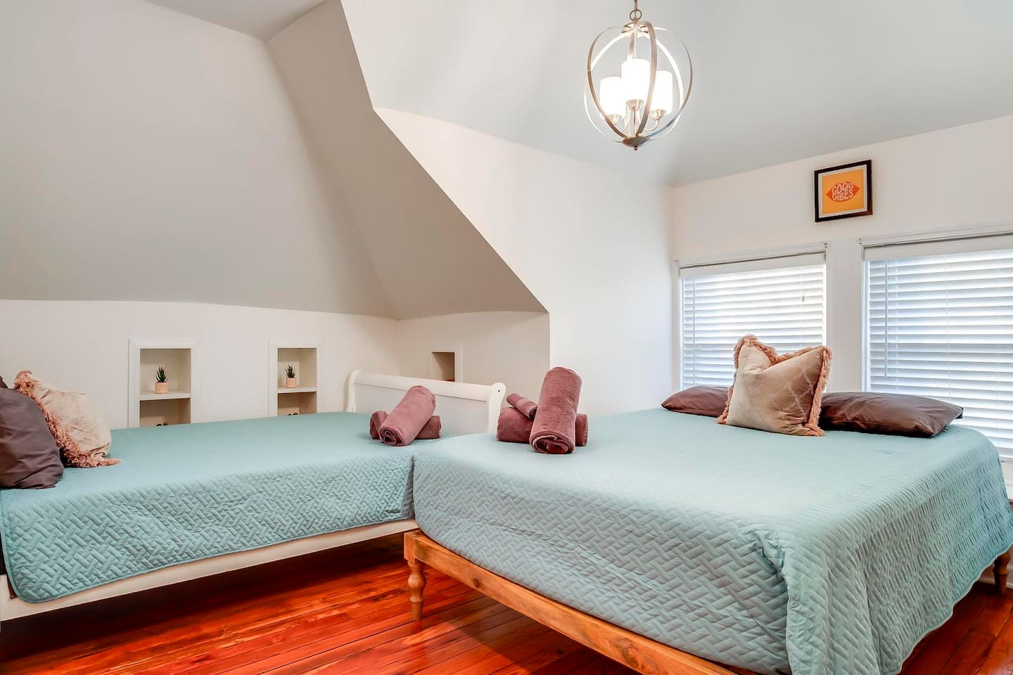 BR 4 has 2-Queen Beds on Upper Level