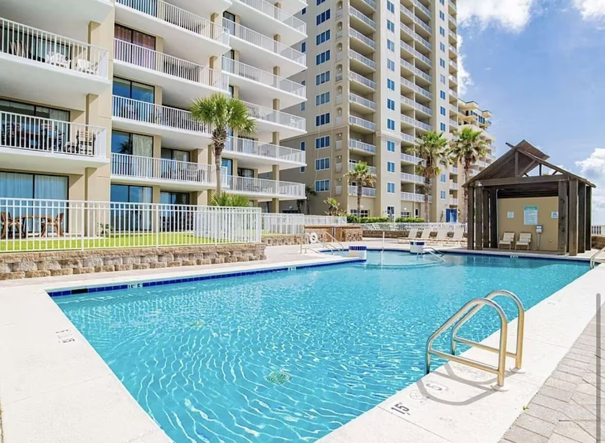 Amazing outdoor pool, with provided sun loungers. Relax at the pool and don't bother with sand!