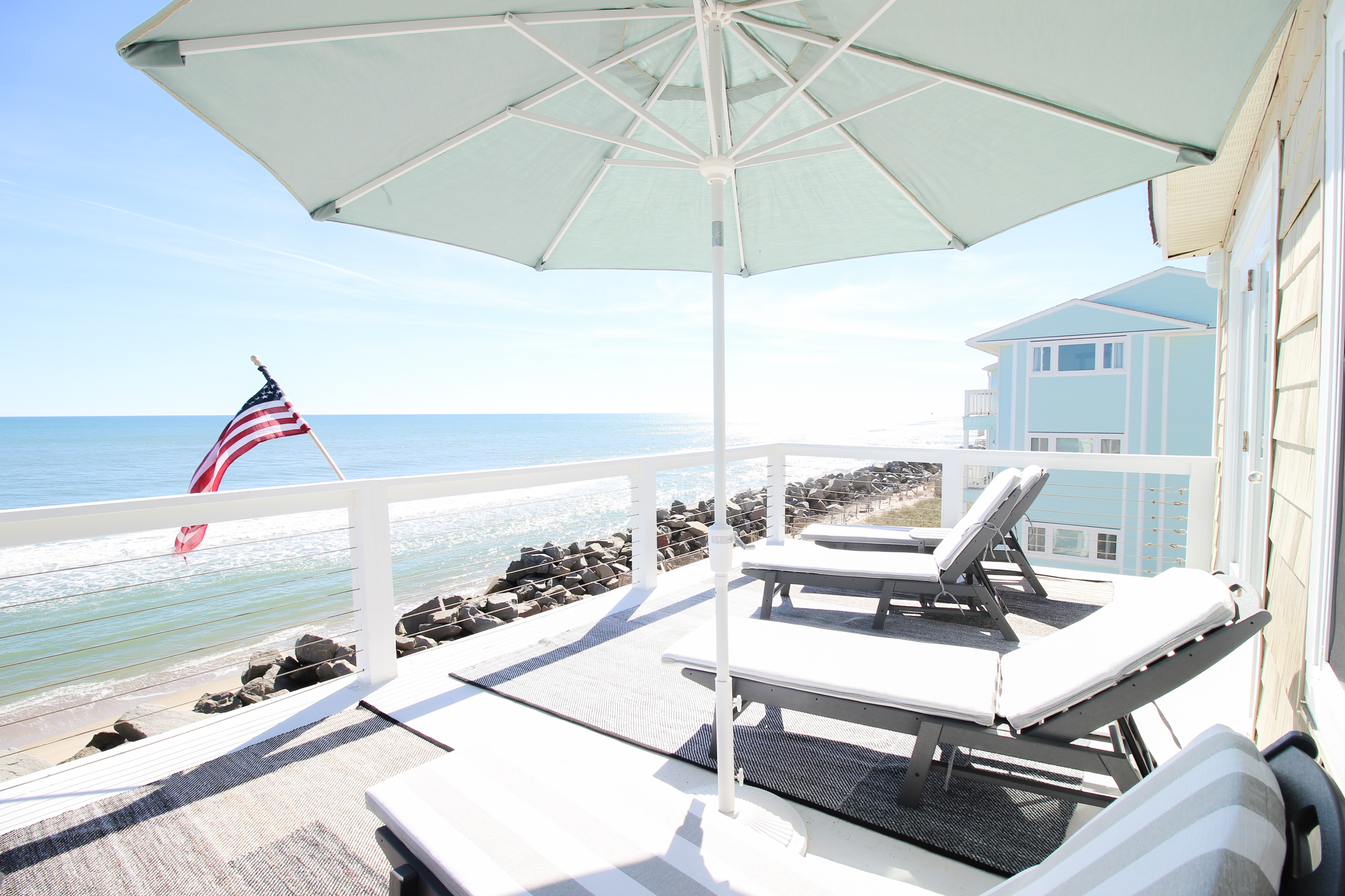 3rd Floor Deck - Sun Loungers