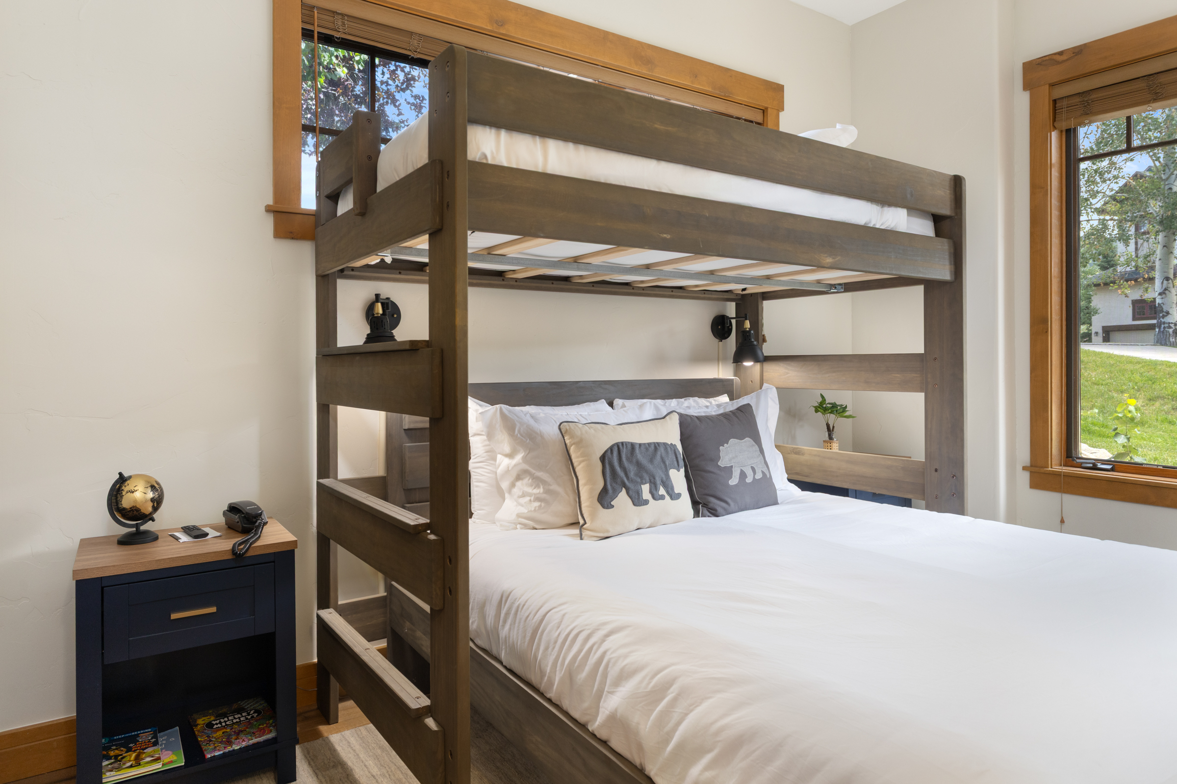 Bedroom 2 | Twin Over Queen Bunk Bed 