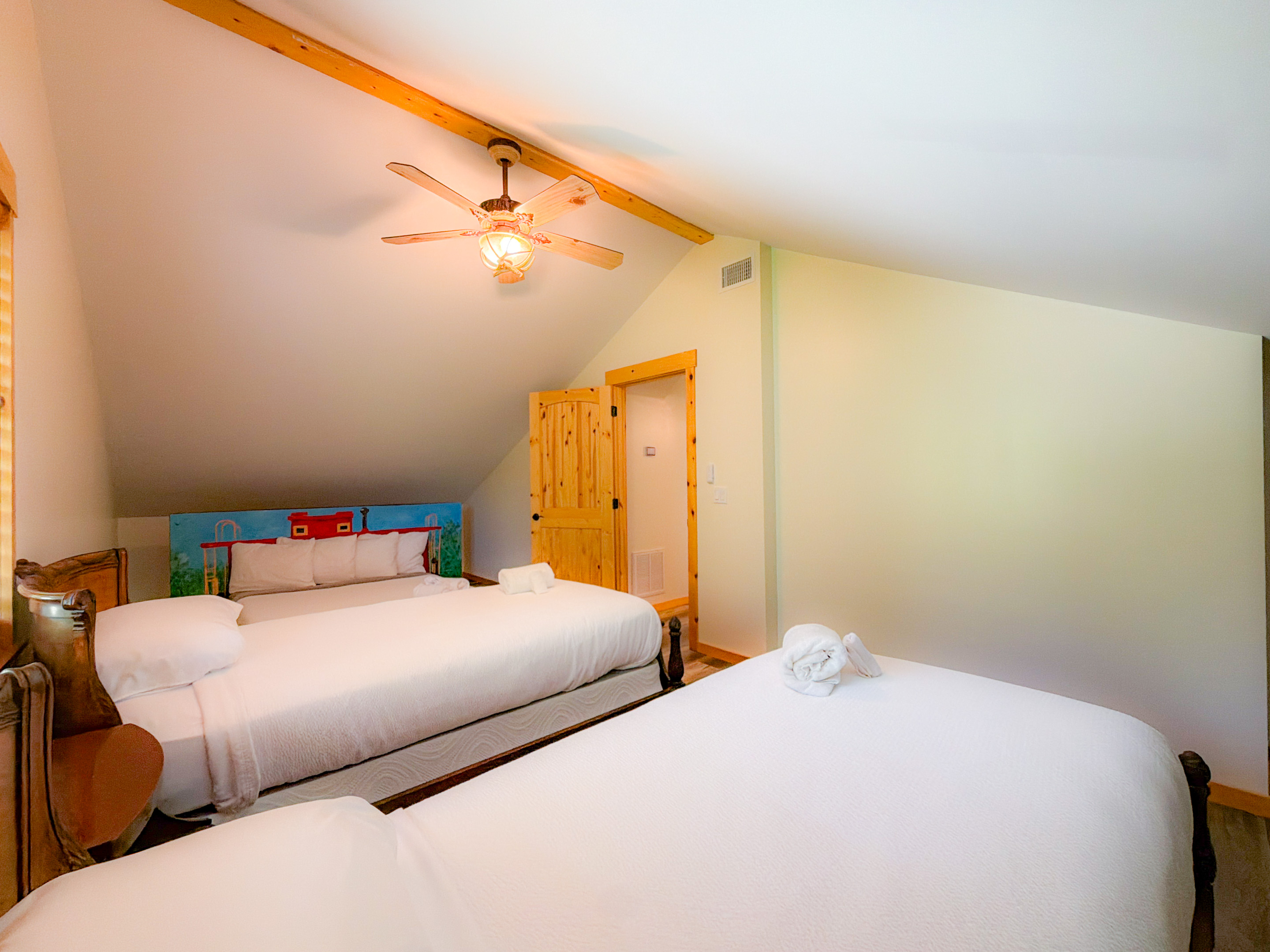 Caboose Themen bedroom upstairs