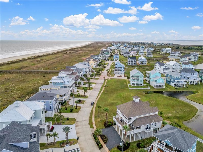 272a291c9a0f4fff897f30864cae6b04 | Beachhouse | Texas | TX | Vacation Homes | Galveston | Crystal Beach | Kokomo | Breezy Days | Beachfront Elegance | Sunrise Serenity | Southern Sands Property Management, LLC