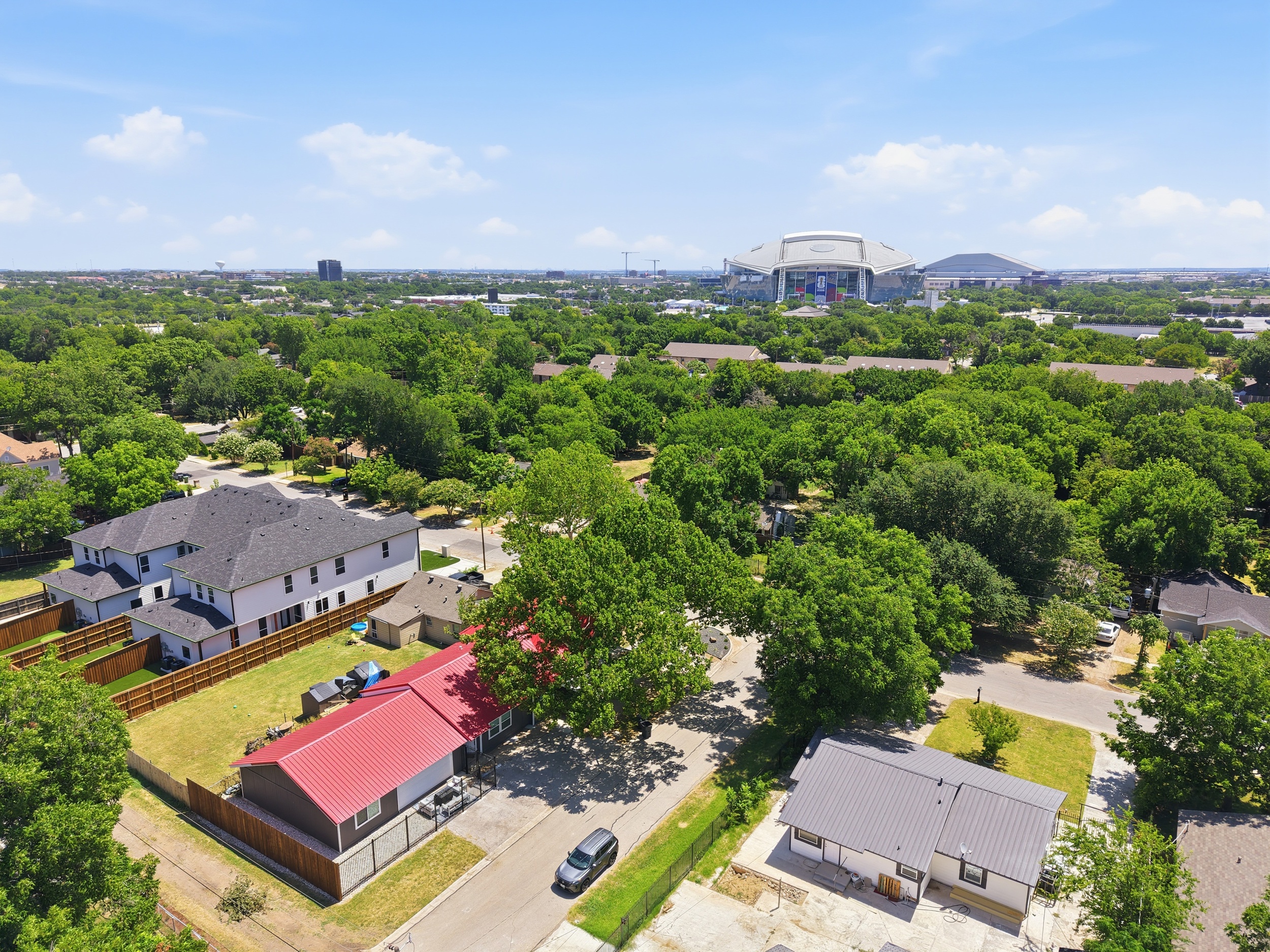 Enjoy stunning views and plenty of green space in vibrant Arlington!