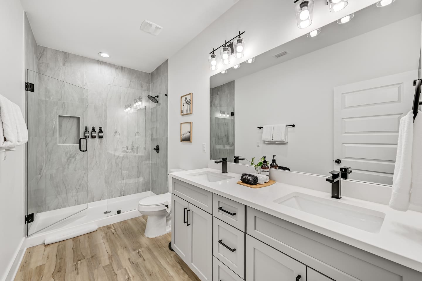 Queen Bunk Room: Bedroom 3: Private Bathroom (second floor)