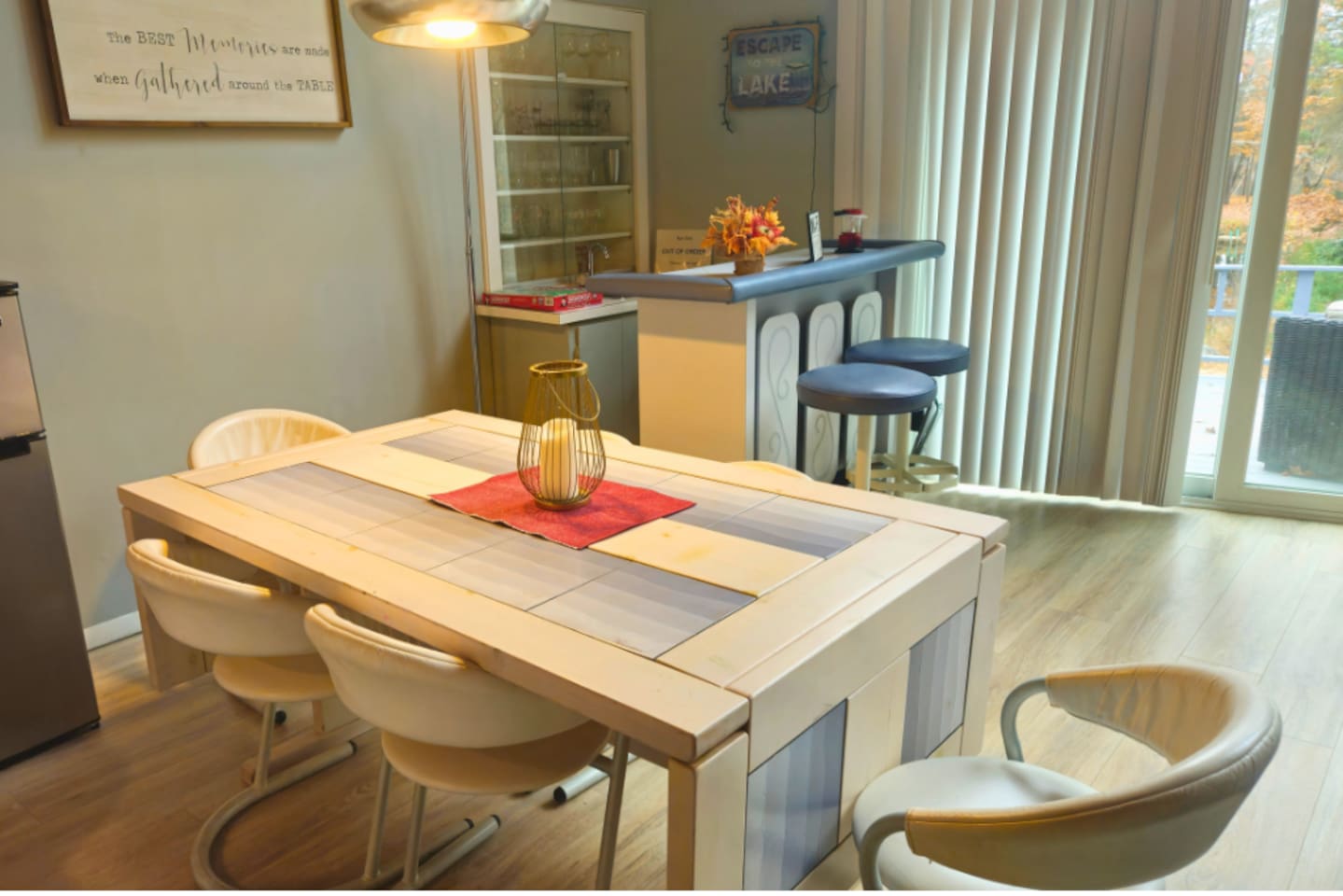 Fold down the sides of the table to enjoy a quaint dinner with your family or extend both sides and fit you and all your guests! 