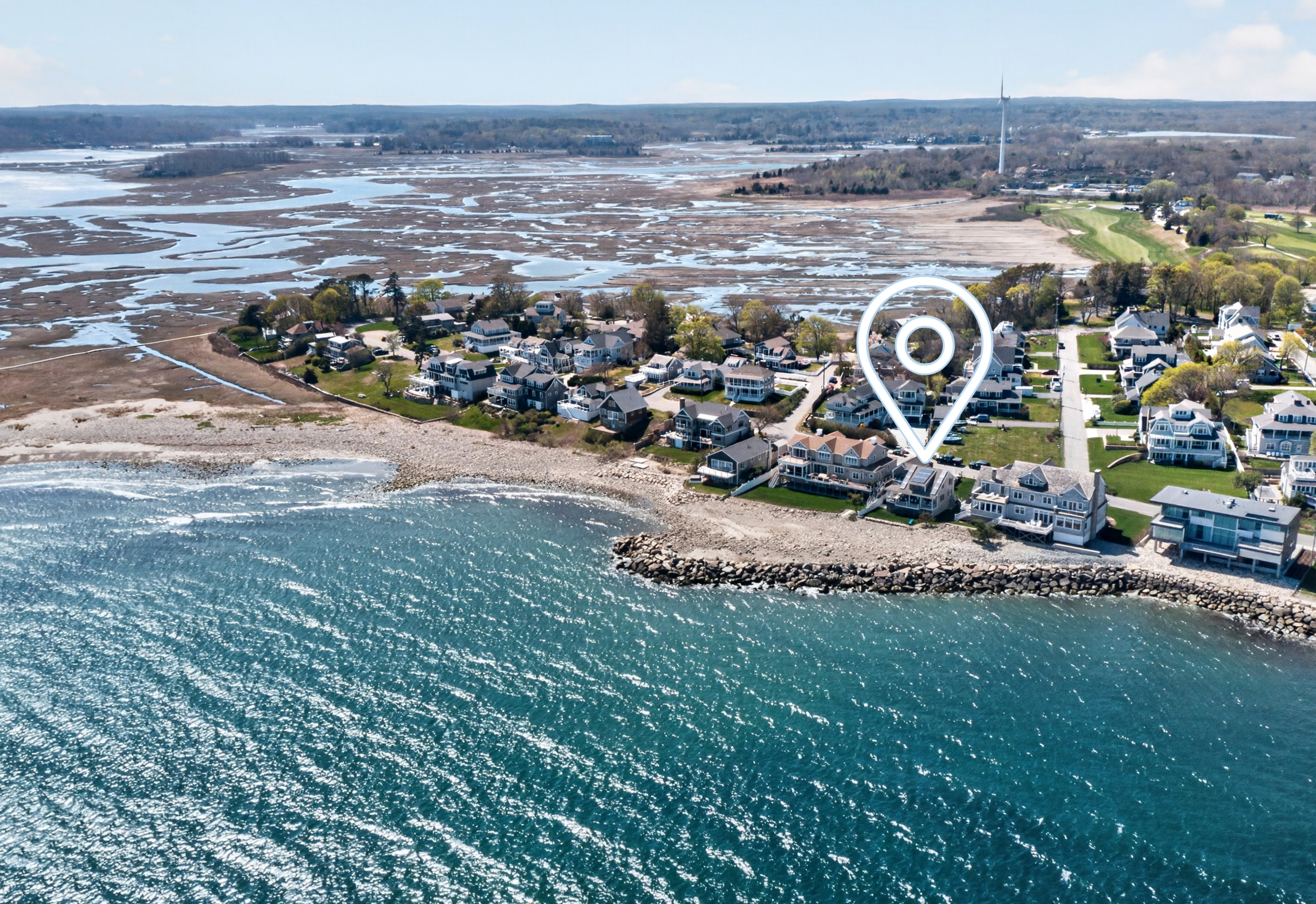 A beautiful bird’s-eye view of the house by the ocean. 🌴