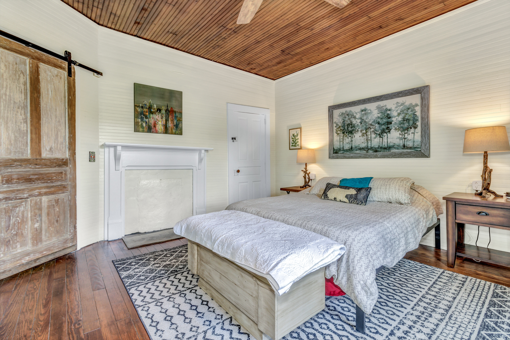 Queen Bed