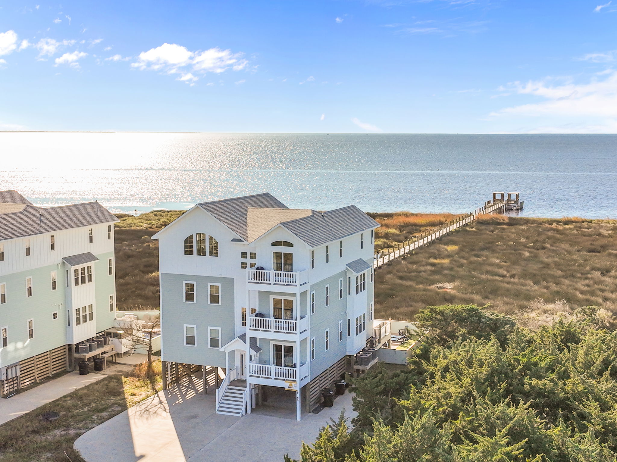 10BR Vacation Rental with view of Sound