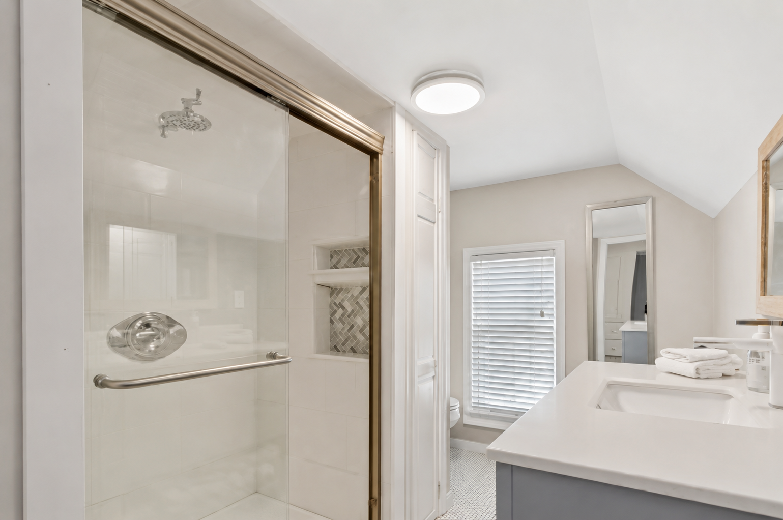 Upstairs bathroom