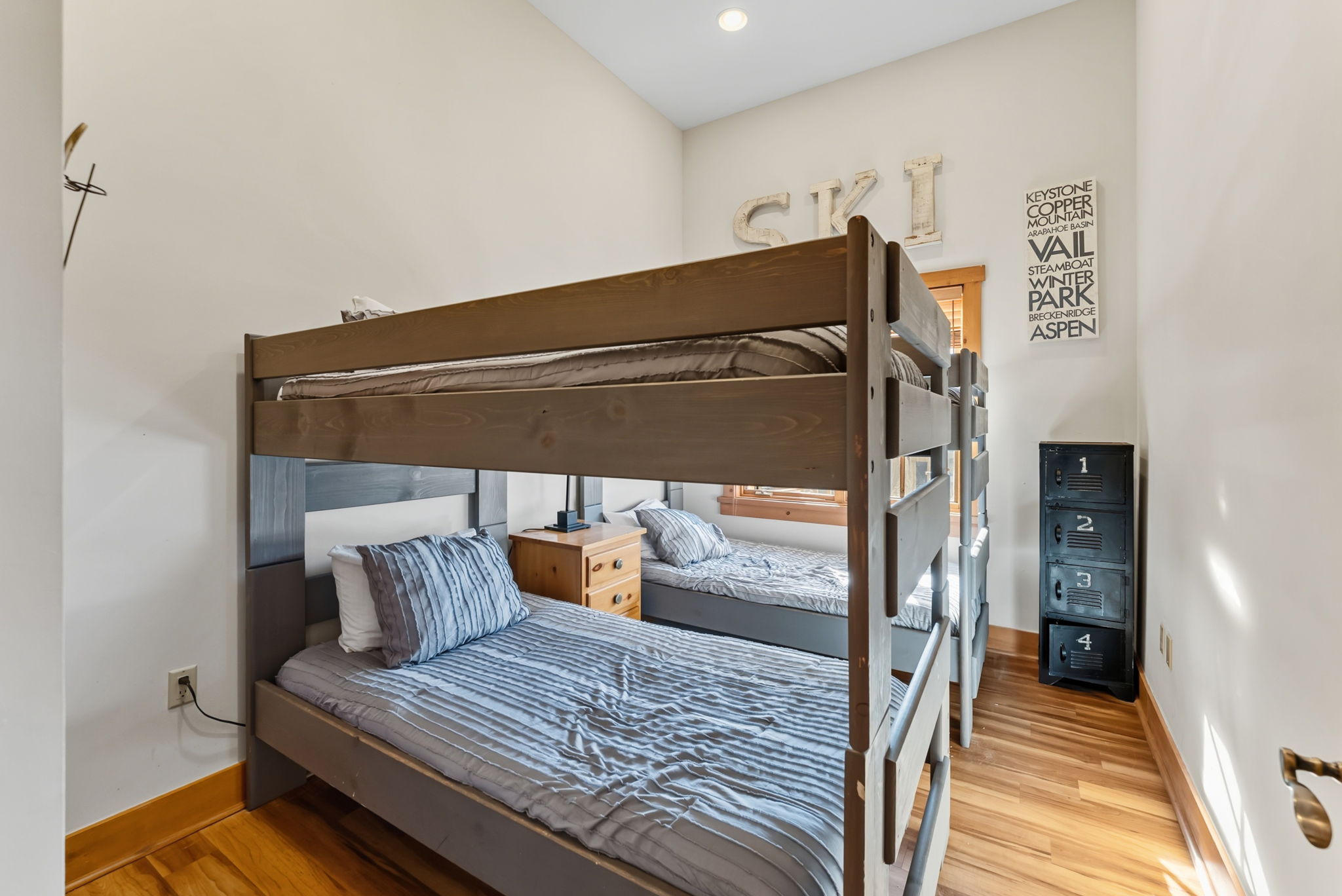 Bunk room, four twins