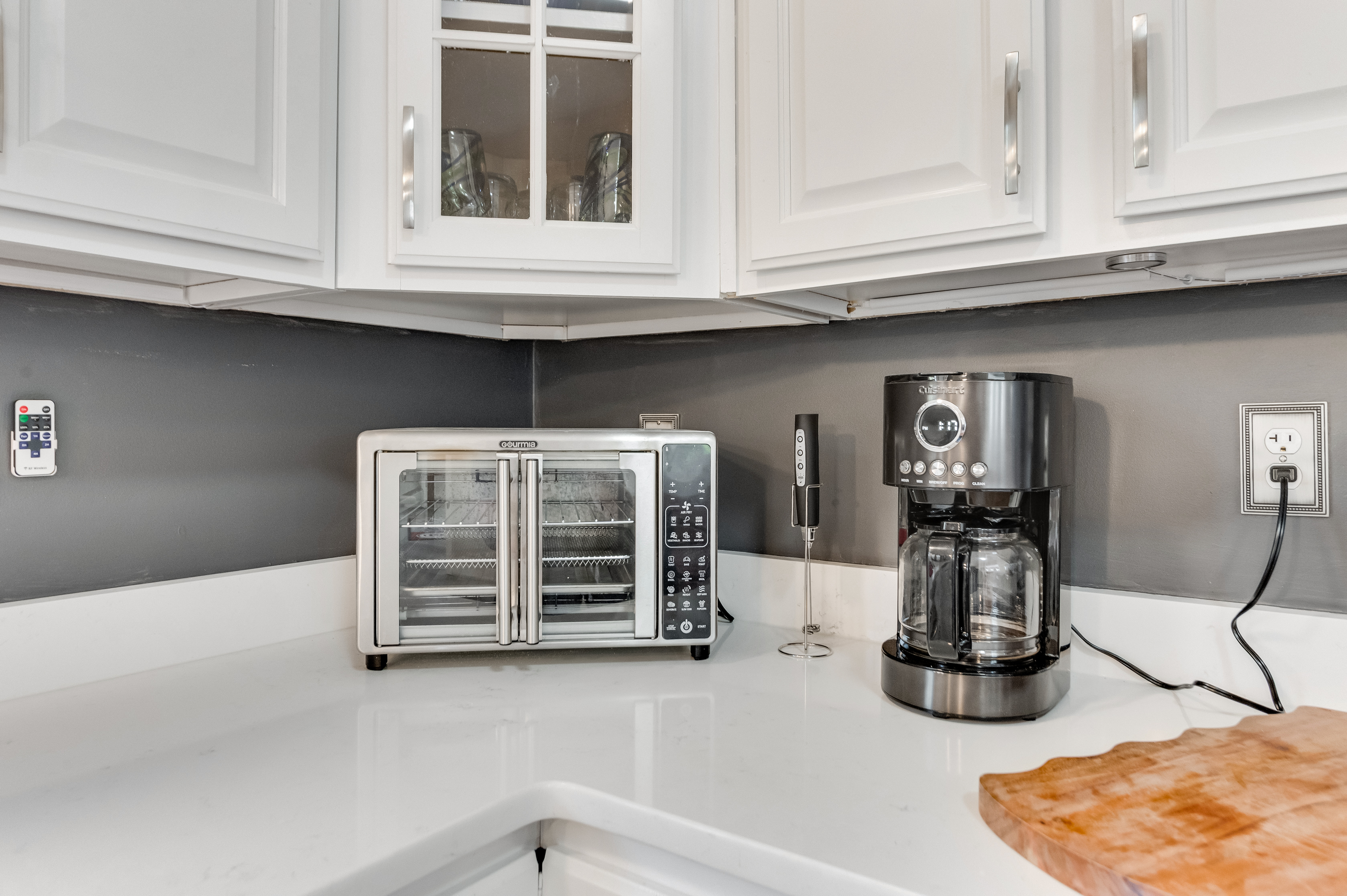 Kitchen: Modern appliances and sleek design await your culinary creations!  Includes salt, pepper, oil, and vinegar