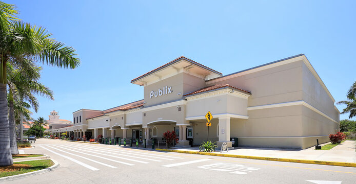 Publix is half a mile away — walk or drive. Everything you need, right around the corner.