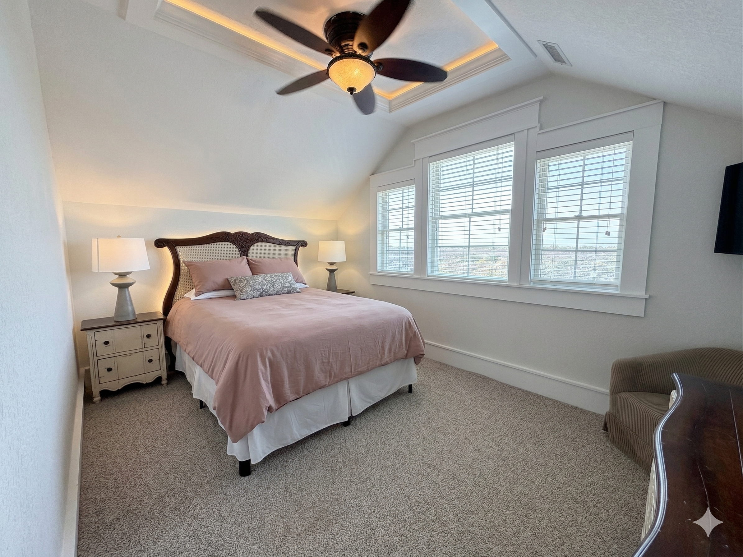 The Mark Twain — Queen Suite (2)