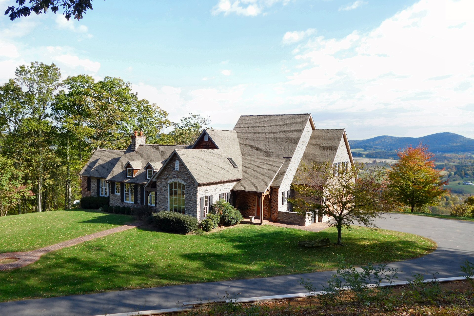 Vista Magnifique - private mountaintop estate w/ beautiful views of wine country