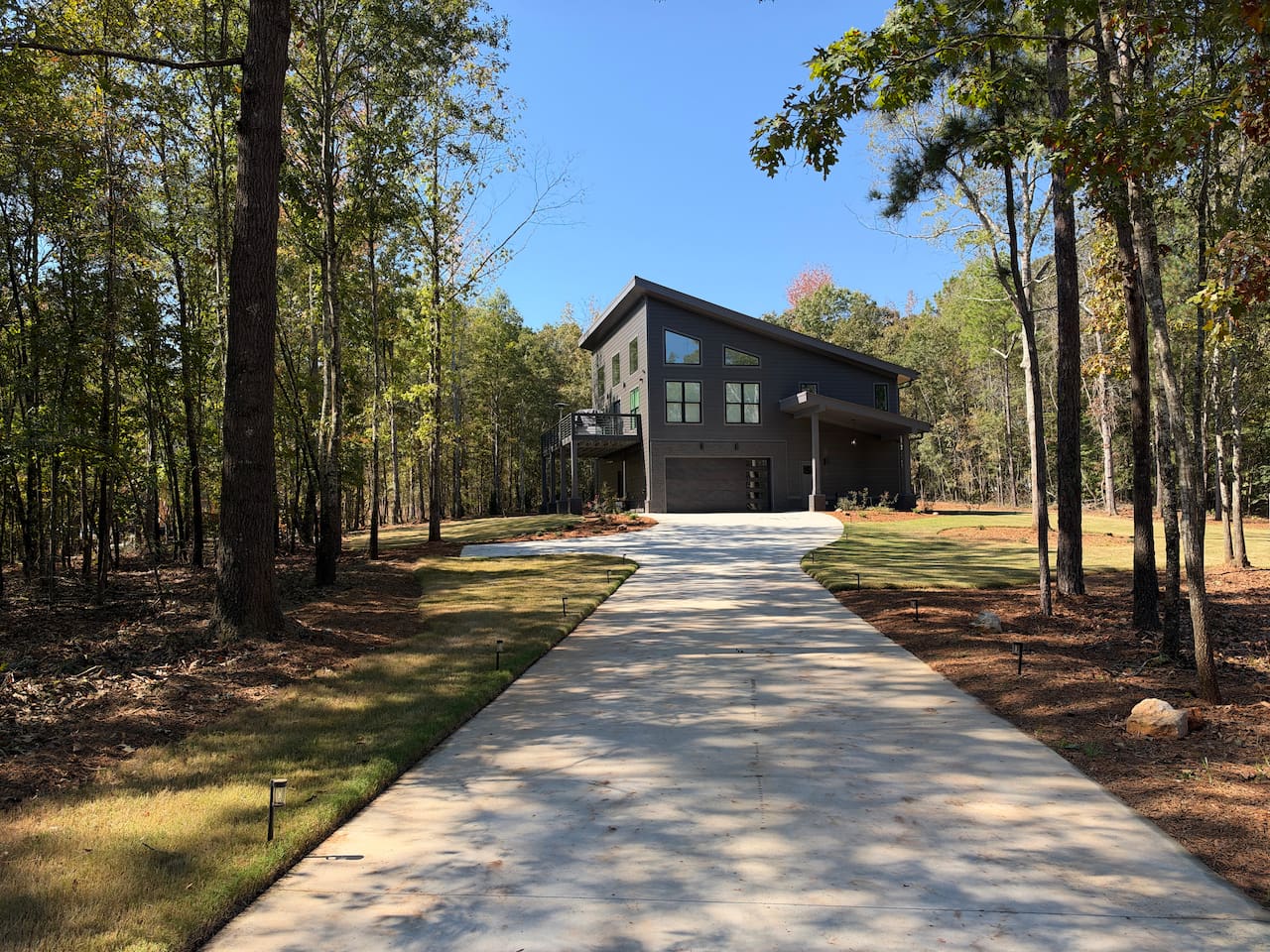 Large driveway can fit approx 10 cars