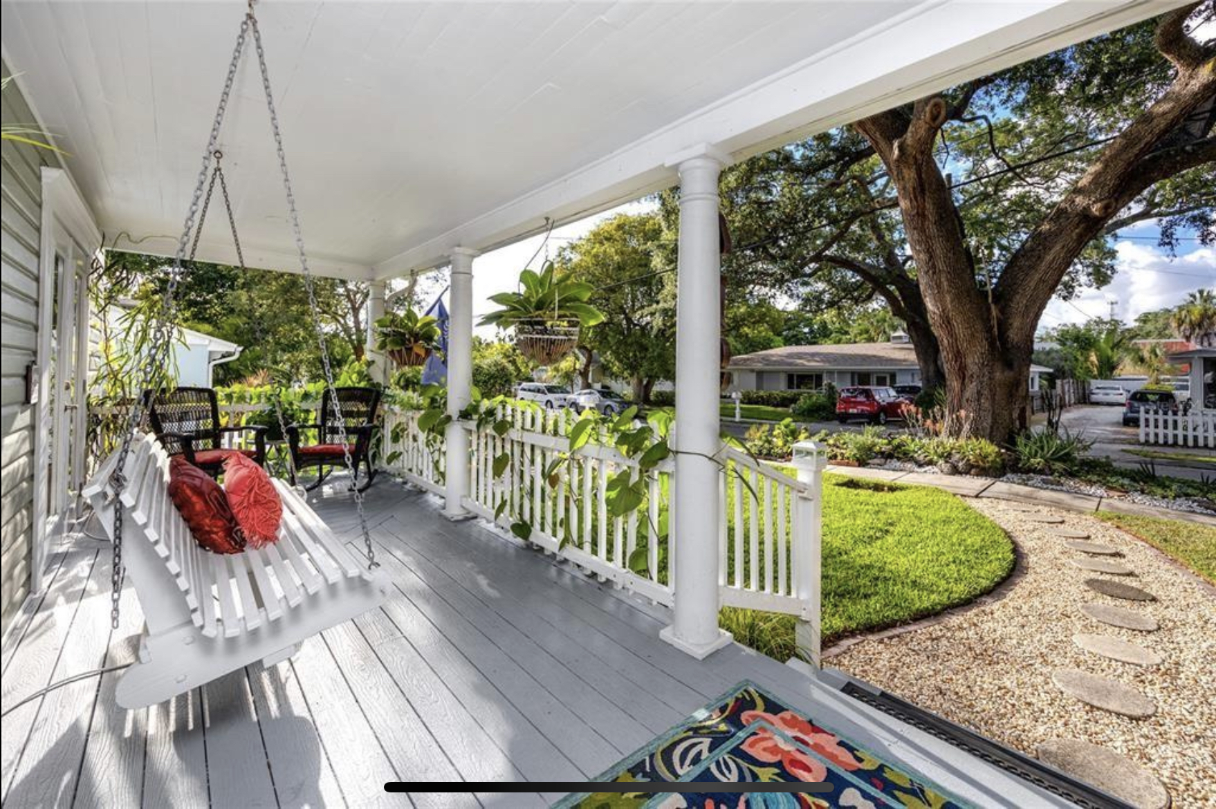 Whole House w/ cottage sleeps 14 total 3