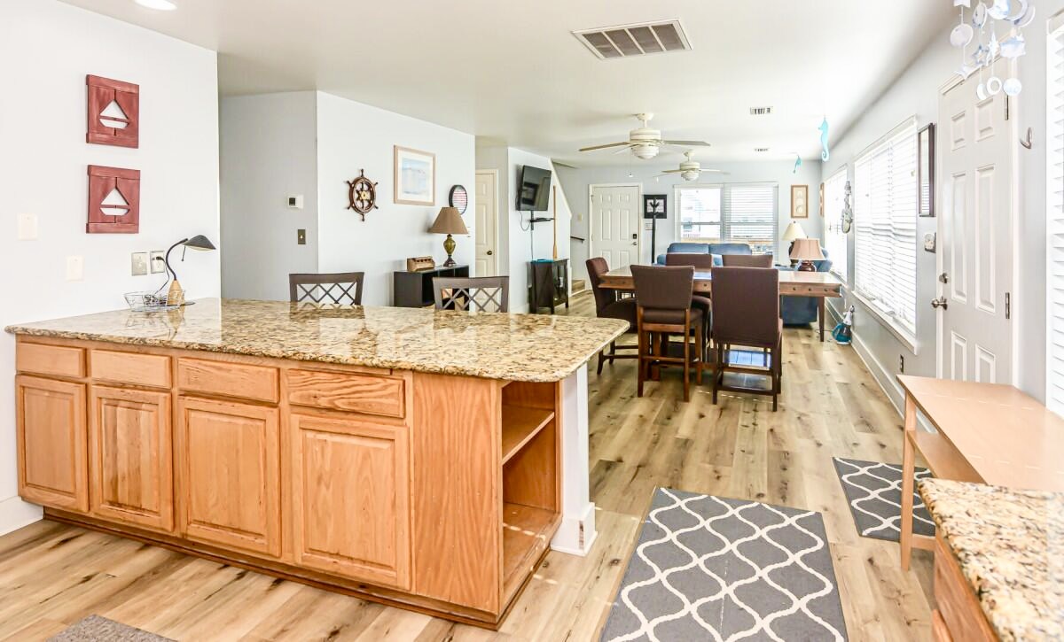 Big countertop, plenty of space for prepping, cooking, and serving dinner