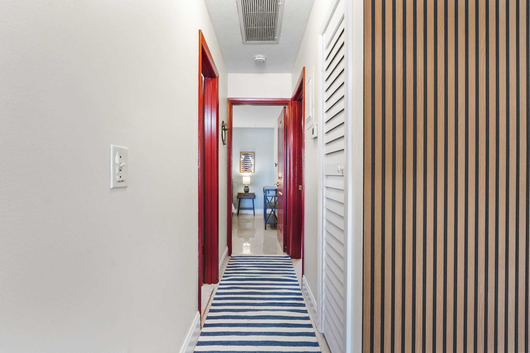 Hallway to both Bedrooms