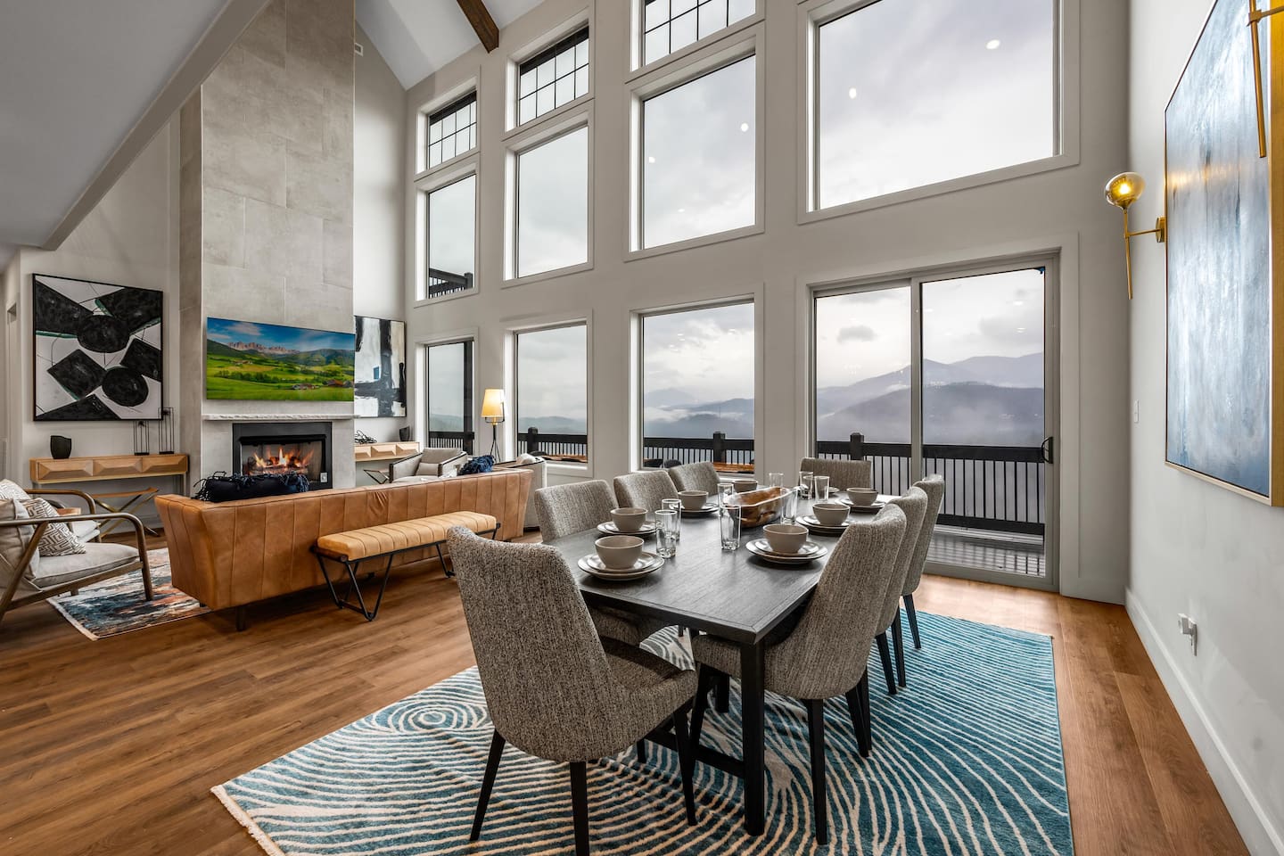 Entry Level - Dining 