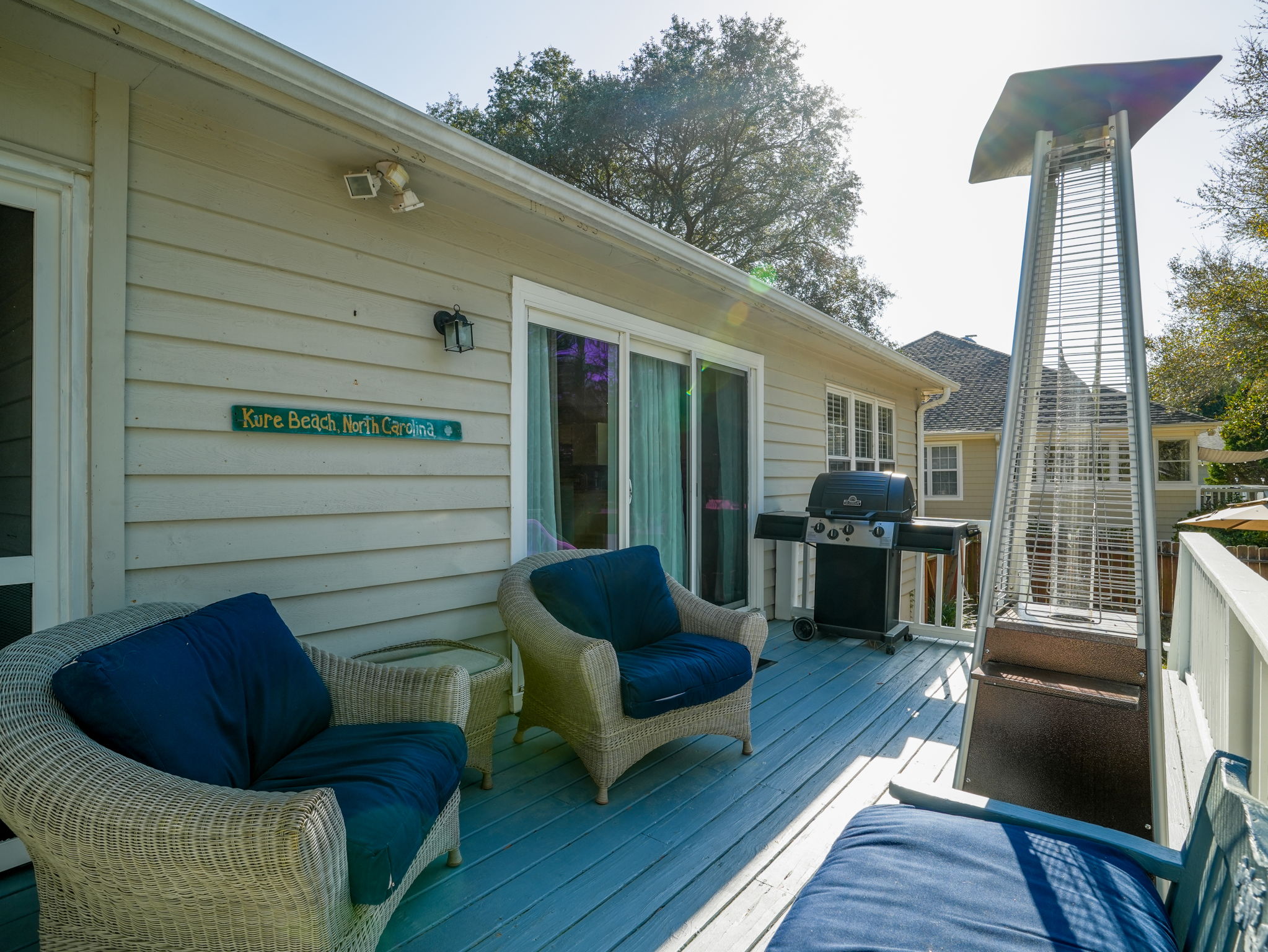 Outdoor Seating, Grill